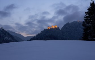 highline179 und Burgenwelt Ehrenberg im Winter | © Dominik Somweber, Naturparkregion Reutte